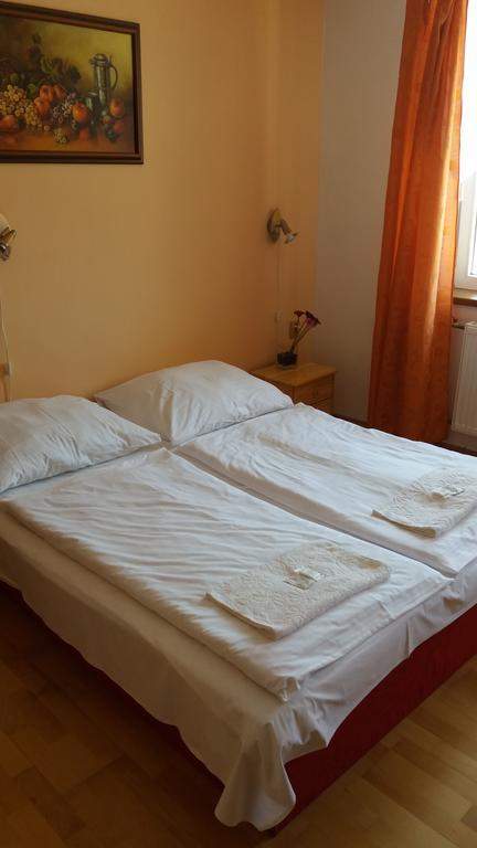 Retro Vrbovec Hotel ภายนอก รูปภาพ