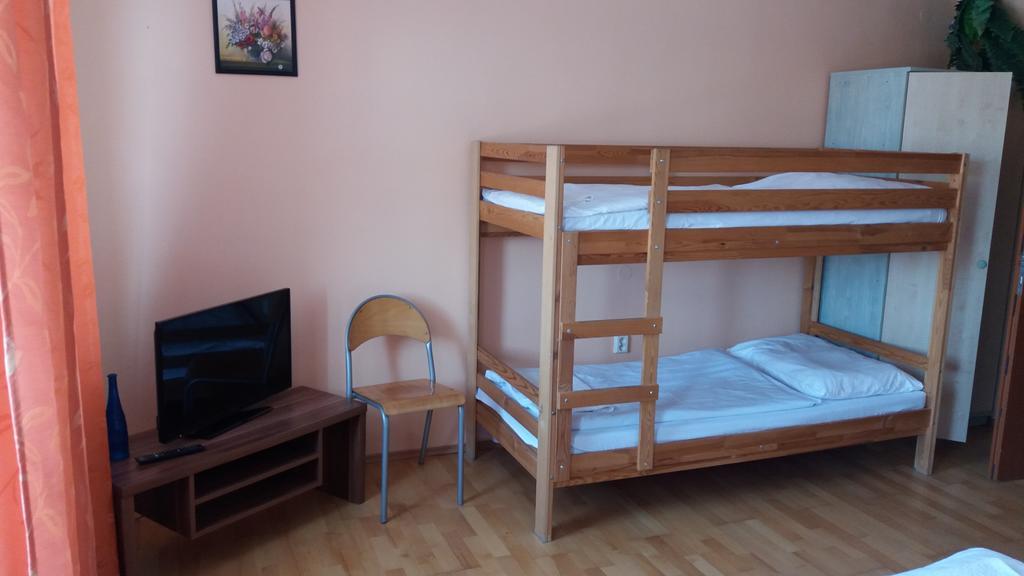 Retro Vrbovec Hotel ภายนอก รูปภาพ