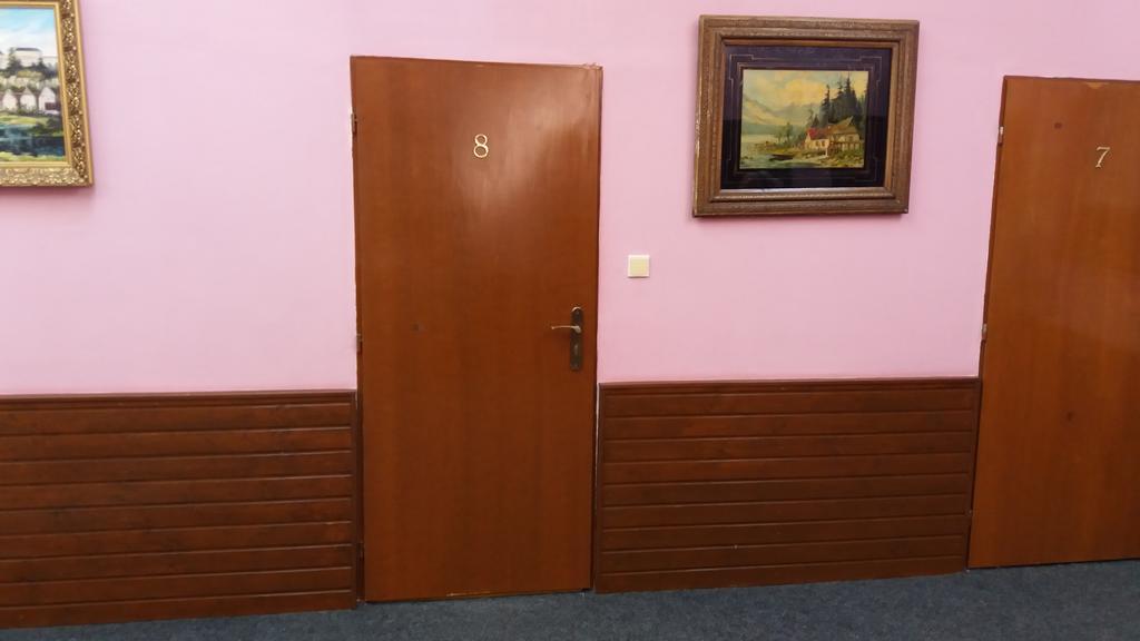Retro Vrbovec Hotel ภายนอก รูปภาพ