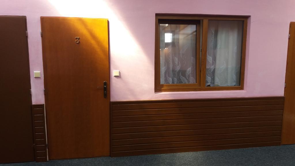 Retro Vrbovec Hotel ภายนอก รูปภาพ