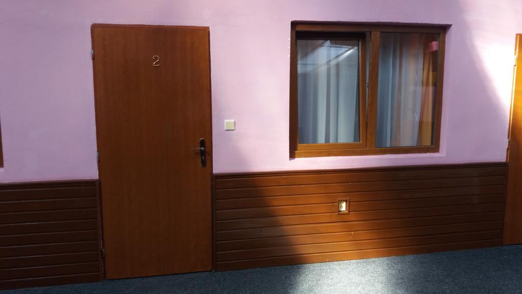 Retro Vrbovec Hotel ภายนอก รูปภาพ