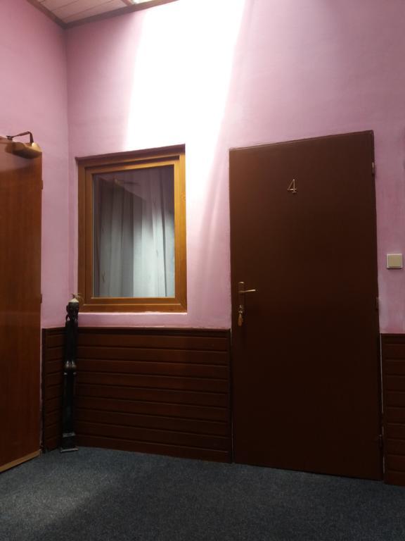 Retro Vrbovec Hotel ภายนอก รูปภาพ