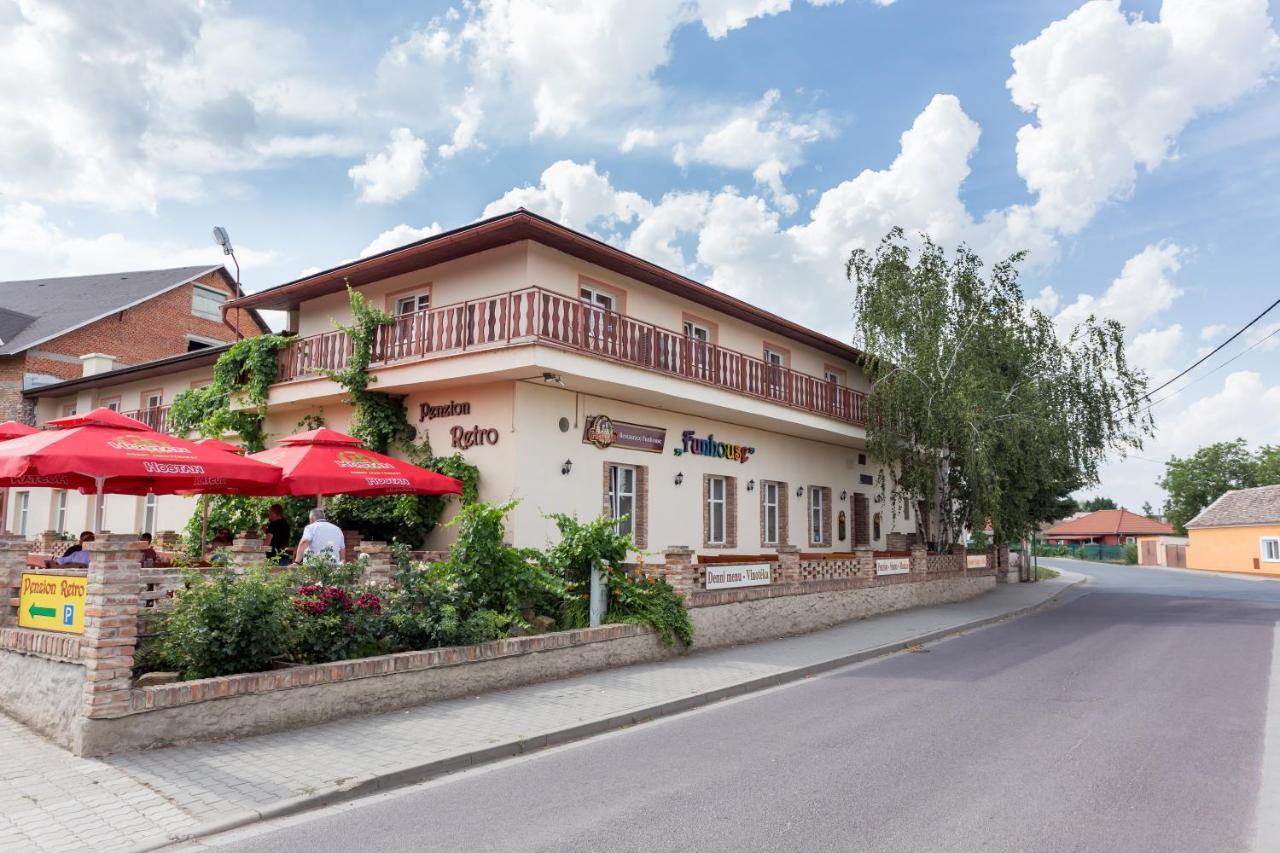Retro Vrbovec Hotel ภายนอก รูปภาพ